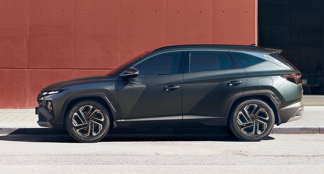 Спортивный профиль с ярко выраженными линиями