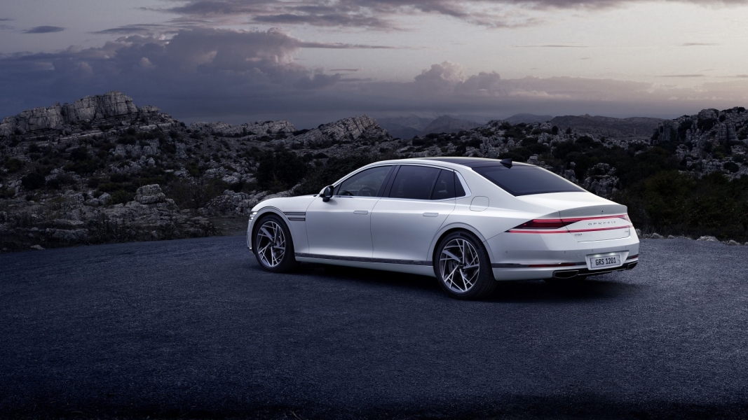 Hyundai G90, Оконные проемы