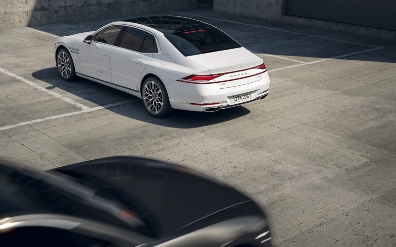Hyundai G90, Ассистент предотвращения столкновений при движении задним ходом (RCCA). 