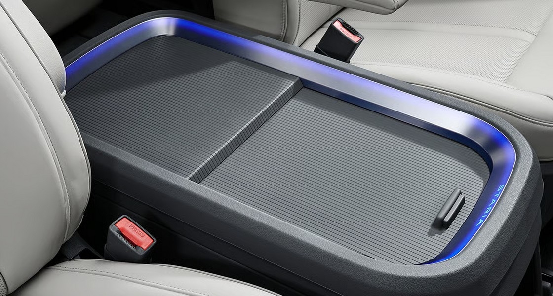 Обновленная STARIA, Үлкейтілген орталық консоль